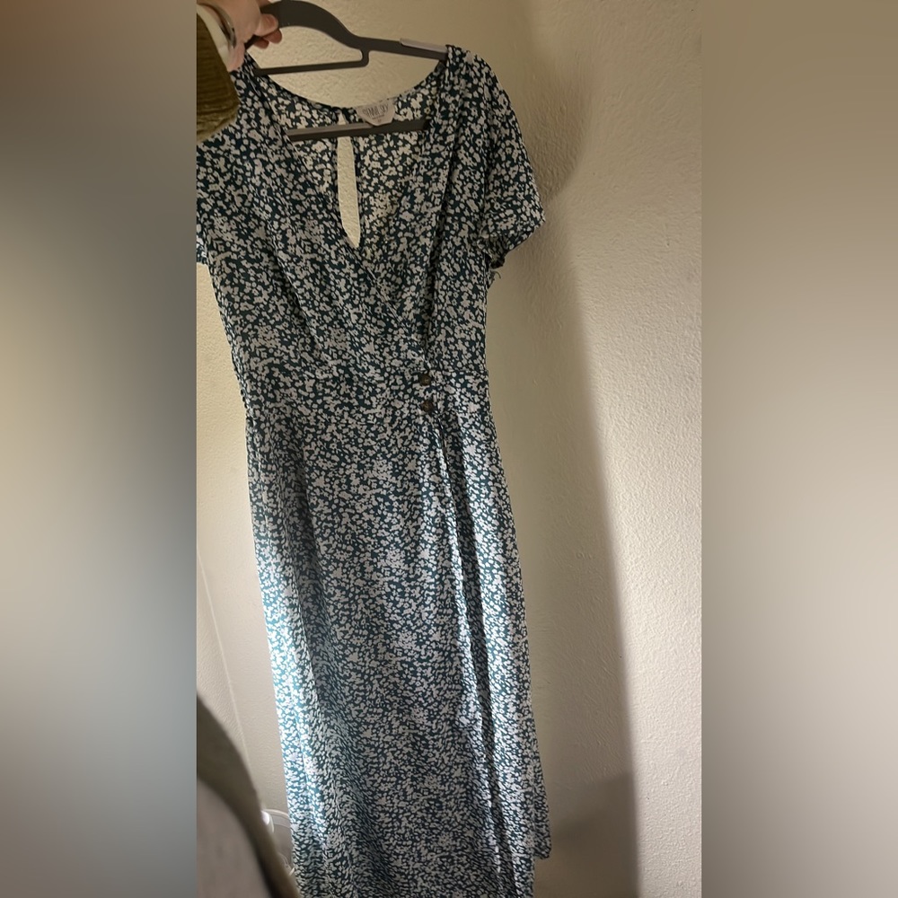 Midi dress size medium